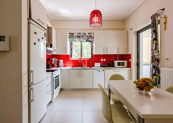 Kalamata's Spacious Getaway-taygetos Amazing View Holiday home *