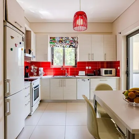 Kalamata's Spacious Getaway-taygetos Amazing View Ferienhaus *