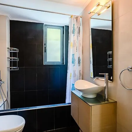 Kalamata's Spacious Getaway-taygetos Amazing View Сasa de vacaciones Kalamata