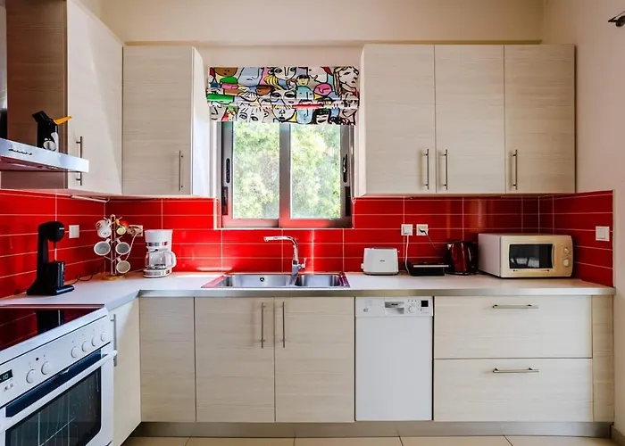 Kalamata's Spacious Getaway-taygetos Amazing View Casa de Férias *