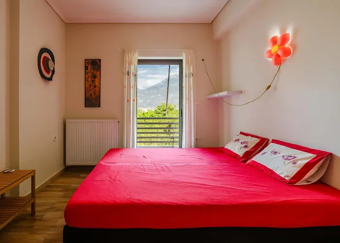 Kalamata's Spacious Getaway-taygetos Amazing View Casa de Férias